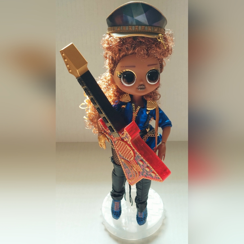 MGA LOL SURPRISE MISS GLAM REMIX ROCK FEROCIOUS DOLL WITH GUITAR